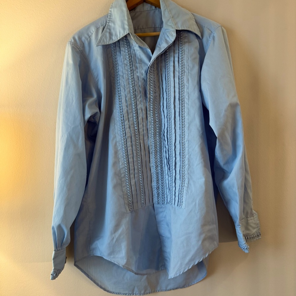 Men’s 1970s dress shirt with ruffles and butterfly collar Size 15/12x33 No brand